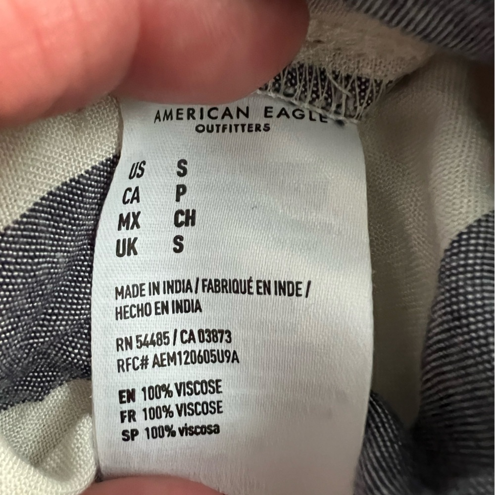 American Eagle Blue/White Vertical Striped Shorts, Size S - Picture 5 of 11